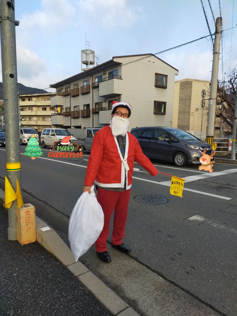 山本橋東詰めサンタ